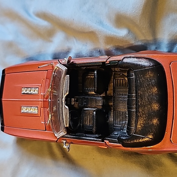 Maisto 1968 Chevrolet Camaro - Picture 5 of 10